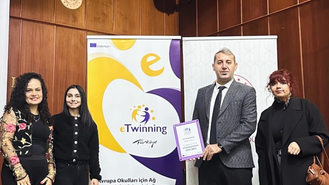 75 Yıl Ortaokulu Artık “eTwinning School”